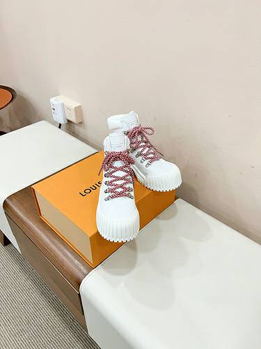 Picture of Louis Vuitton Shoes Women _SKUfw149525077fw